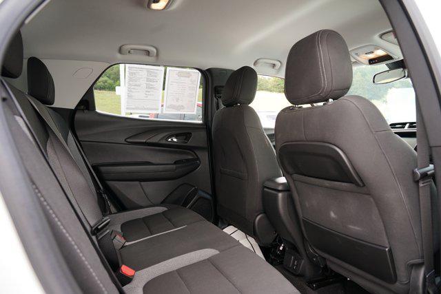 Photo of 2023 Summit White Chevrolet Trailblazer