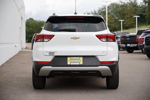 Photo of 2023 Summit White Chevrolet Trailblazer