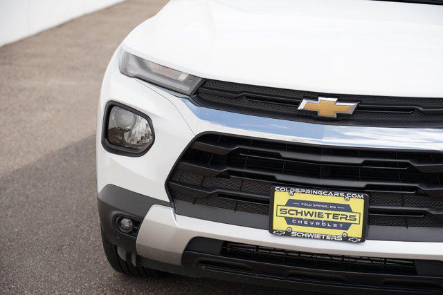 Photo of 2023 Summit White Chevrolet Trailblazer