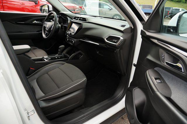 Photo of 2023 Summit White Chevrolet Trailblazer