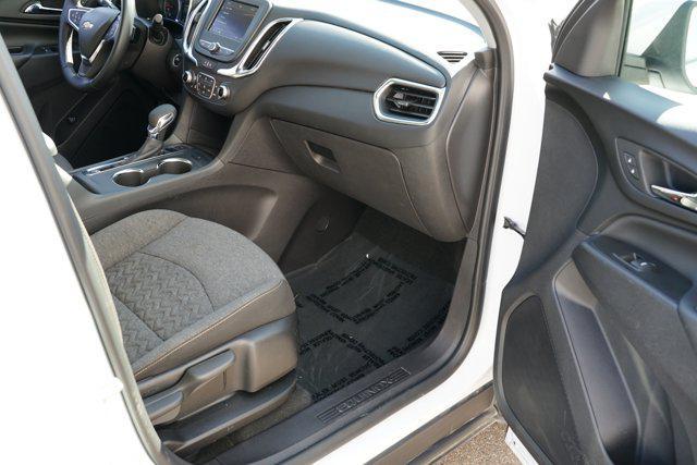 Photo of 2024 Summit White Chevrolet Equinox