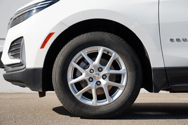 Photo of 2024 Summit White Chevrolet Equinox
