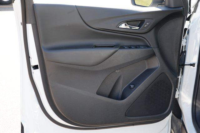 Photo of 2024 Summit White Chevrolet Equinox