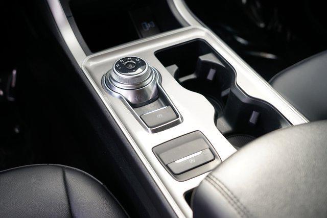 Photo of 2024 Oxford White Ford Edge