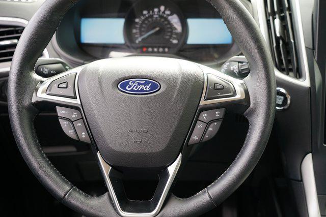 Photo of 2024 Oxford White Ford Edge