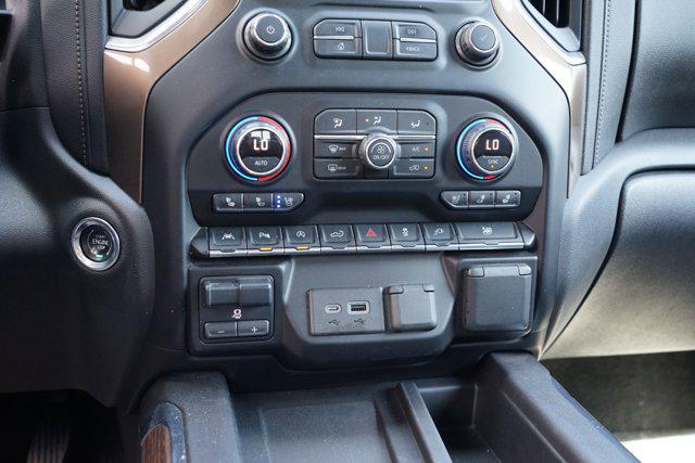 Photo of 2021 Black Chevrolet Silverado 1500
