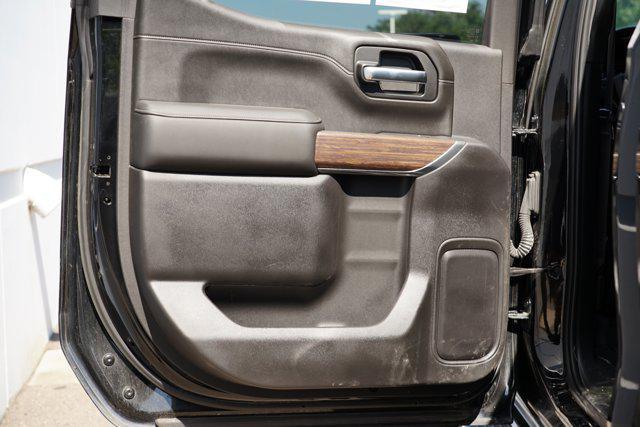Photo of 2021 Black Chevrolet Silverado 1500