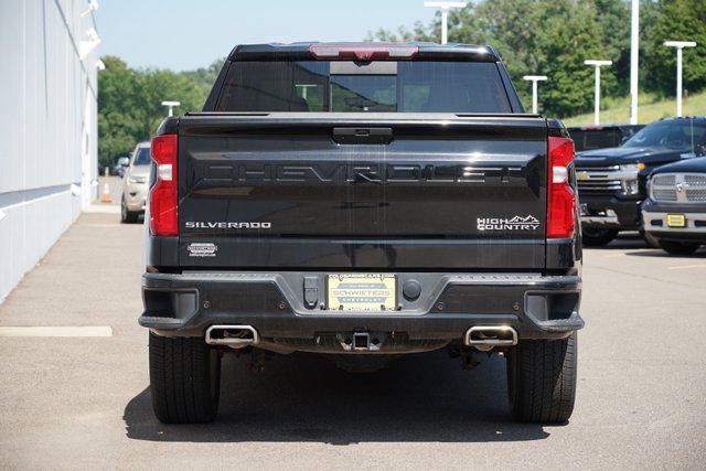 Photo of 2021 Black Chevrolet Silverado 1500