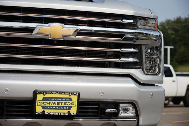 Photo of 2022 Silver Ice Metallic Chevrolet Silverado 3500