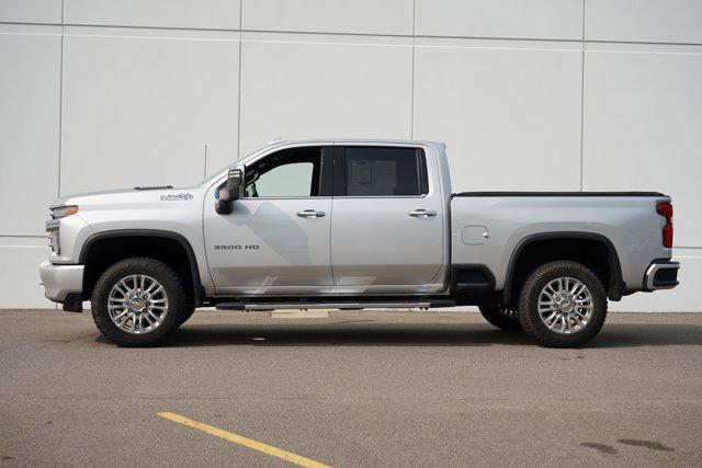 Photo of 2022 Silver Ice Metallic Chevrolet Silverado 3500