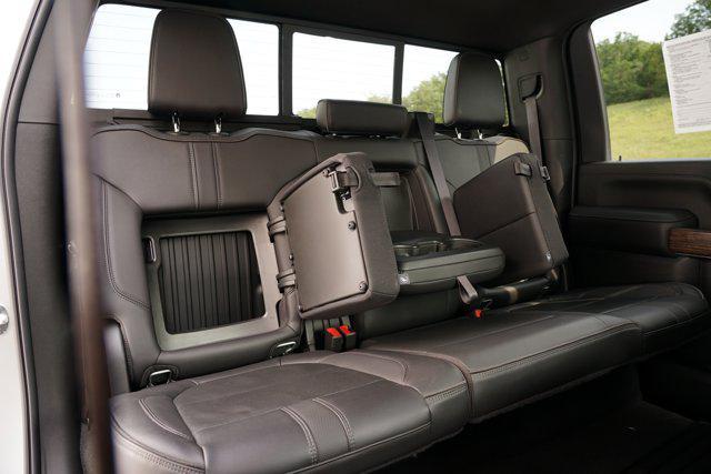 Photo of 2022 Silver Ice Metallic Chevrolet Silverado 3500