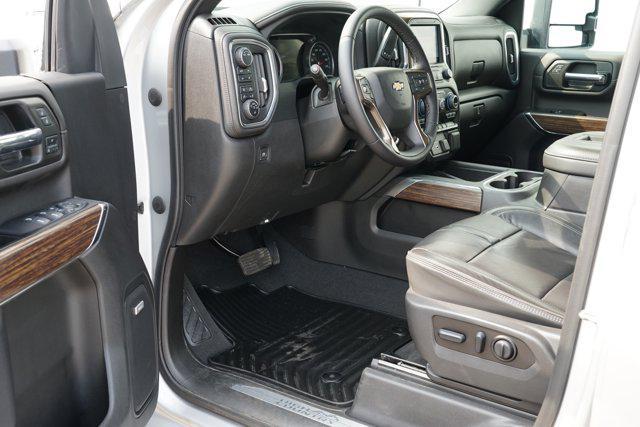 Photo of 2022 Silver Ice Metallic Chevrolet Silverado 3500