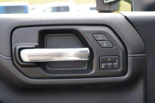 Photo of 2022 Silver Ice Metallic Chevrolet Silverado 3500