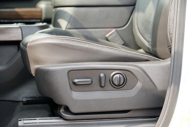 Photo of 2022 Silver Ice Metallic Chevrolet Silverado 3500