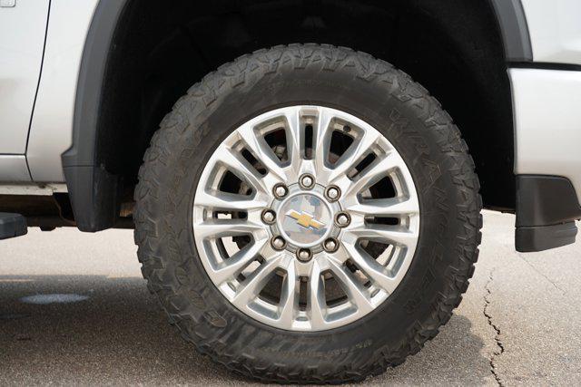 Photo of 2022 Silver Ice Metallic Chevrolet Silverado 3500