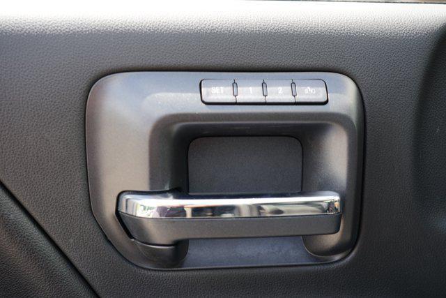 Photo of 2017 Graphite Metallic Chevrolet Silverado 1500