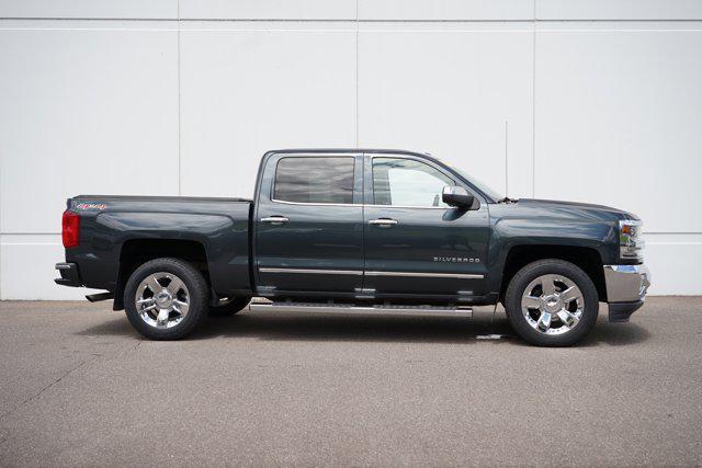 Photo of 2017 Graphite Metallic Chevrolet Silverado 1500