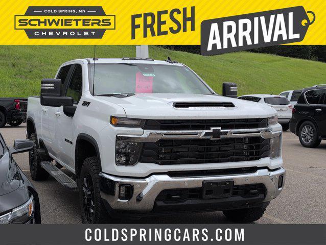 Photo of 2025 Summit White Chevrolet Silverado 3500