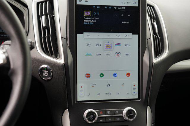 Photo of 2024 Silver Metallic Ford Edge