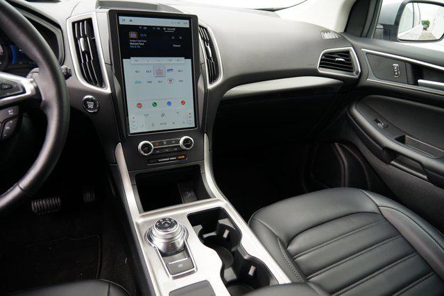 Photo of 2024 Silver Metallic Ford Edge