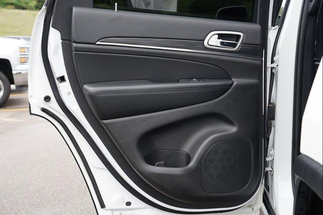 Photo of 2020 Bright White Clearcoat Jeep Grand Cherokee