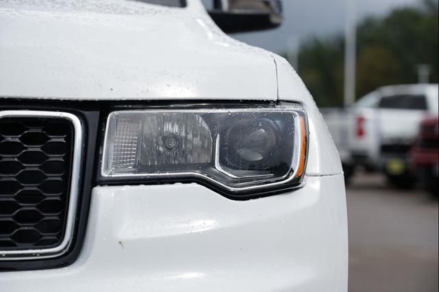 Photo of 2020 Bright White Clearcoat Jeep Grand Cherokee