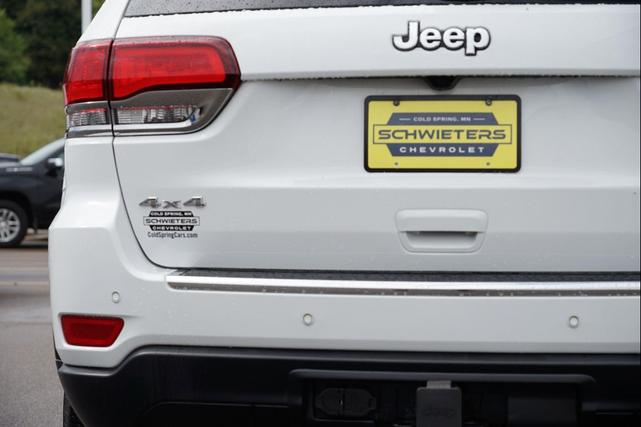 Photo of 2020 Bright White Clearcoat Jeep Grand Cherokee