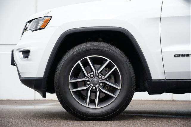 Photo of 2020 Bright White Clearcoat Jeep Grand Cherokee