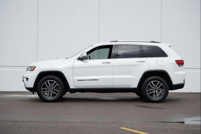 Photo of 2020 Bright White Clearcoat Jeep Grand Cherokee