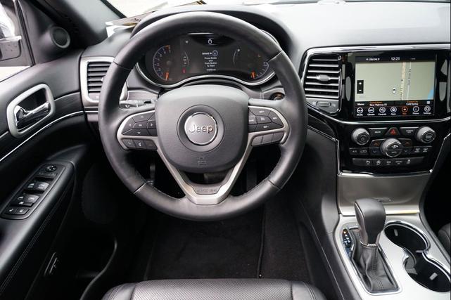 Photo of 2020 Bright White Clearcoat Jeep Grand Cherokee