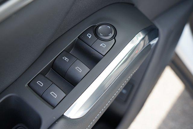 Photo of 2025 Summit White Chevrolet Traverse