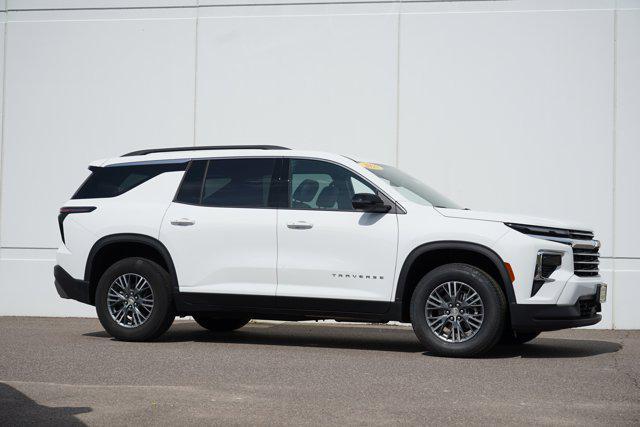 Photo of 2025 Summit White Chevrolet Traverse