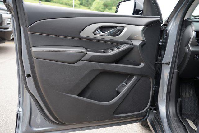 Photo of 2020 Satin Steel Metallic Chevrolet Traverse