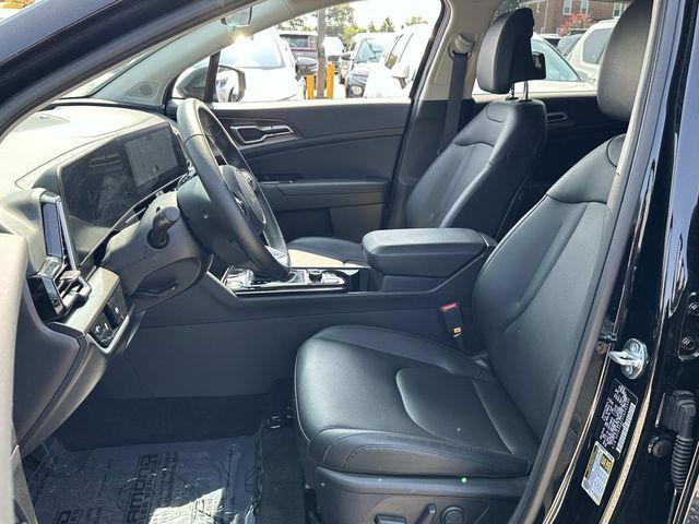 Photo of 2025 Ebony Black Kia Sportage