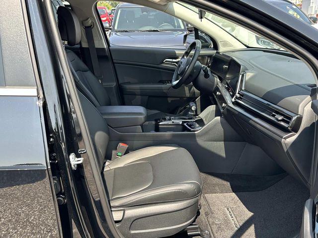 Photo of 2025 Ebony Black Kia Sportage