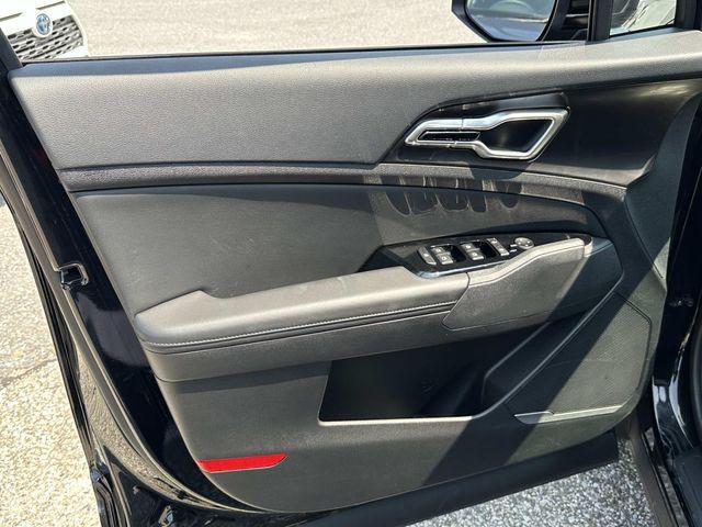 Photo of 2025 Ebony Black Kia Sportage
