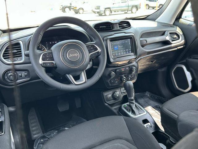 Photo of 2018 Granite Crystal Metallic Clearcoat Jeep Renegade
