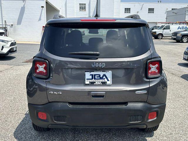 Photo of 2018 Granite Crystal Metallic Clearcoat Jeep Renegade