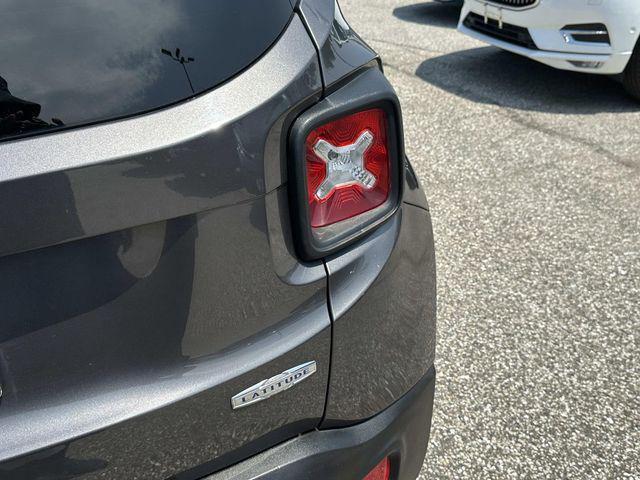 Photo of 2018 Granite Crystal Metallic Clearcoat Jeep Renegade