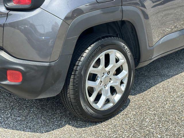 Photo of 2018 Granite Crystal Metallic Clearcoat Jeep Renegade