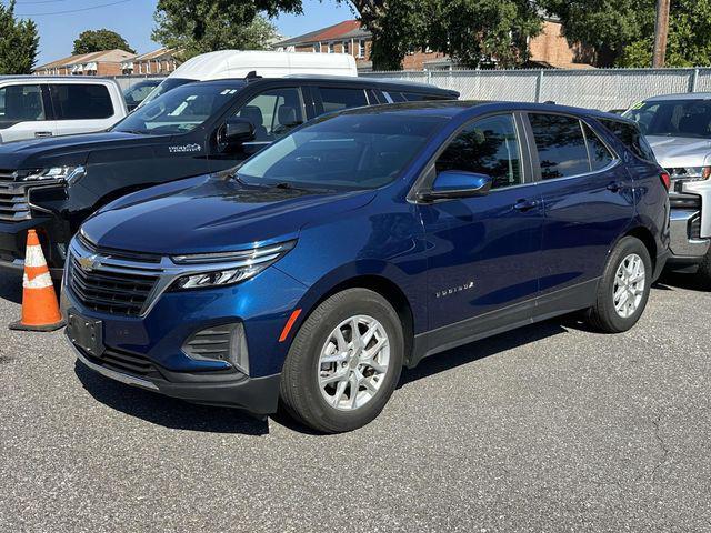 Photo of 2022 Blue Glow Metallic Chevrolet Equinox