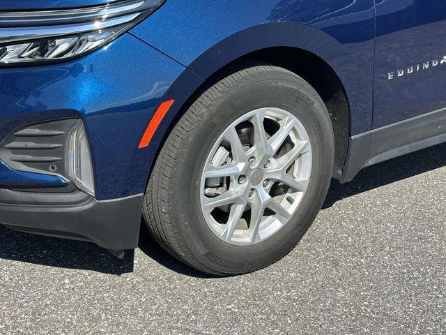 Photo of 2022 Blue Glow Metallic Chevrolet Equinox