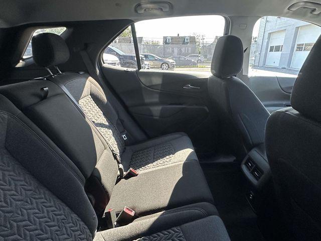 Photo of 2022 Blue Glow Metallic Chevrolet Equinox