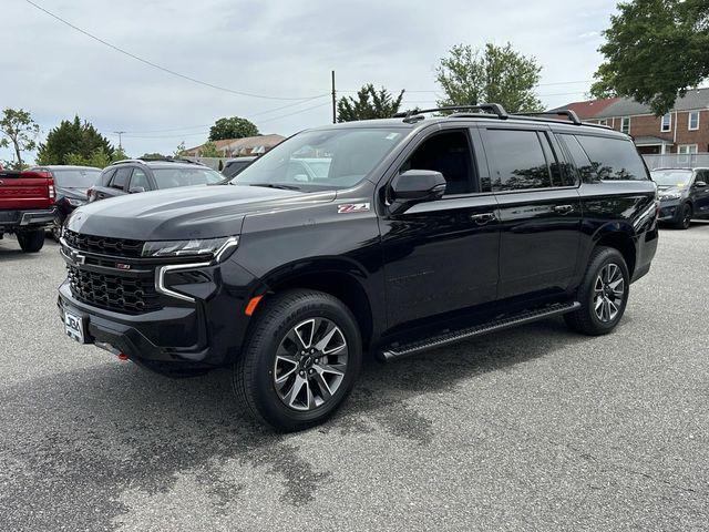 Photo of 2024 Black Chevrolet Suburban