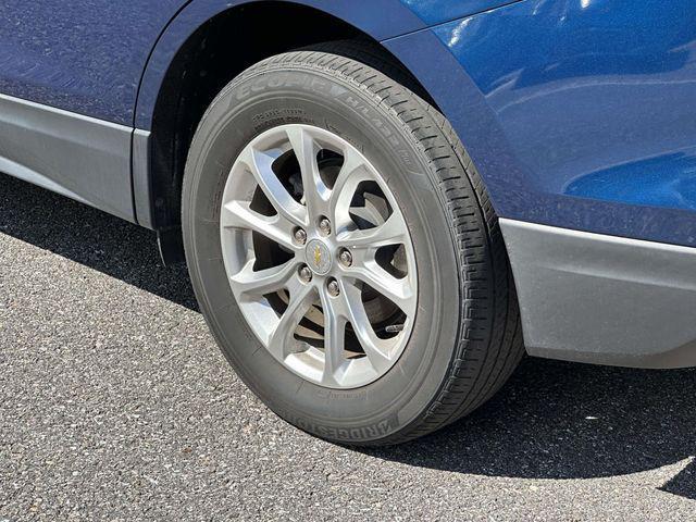 Photo of 2020 Pacific Blue Metallic Chevrolet Equinox