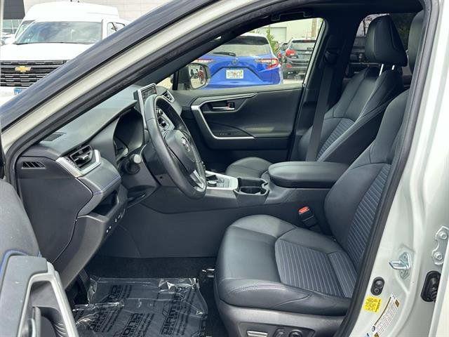 Photo of 2021 Blizzard Pearl Toyota RAV4 Hybrid