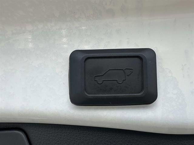 Photo of 2021 Blizzard Pearl Toyota RAV4 Hybrid