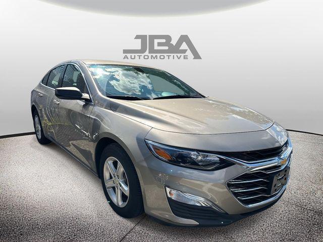 Photo of 2022 Mineral Gray Metallic Chevrolet Malibu