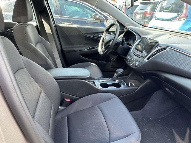 Photo of 2022 Mineral Gray Metallic Chevrolet Malibu