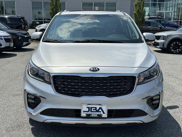 Photo of 2020 Silky Silver Kia Sedona